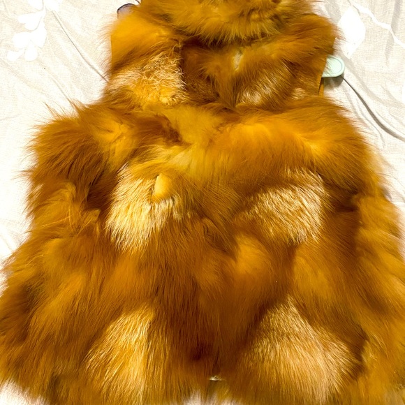 Jackets & Coats Fox Fur Vest Damaged With A Few Rips That Can Be